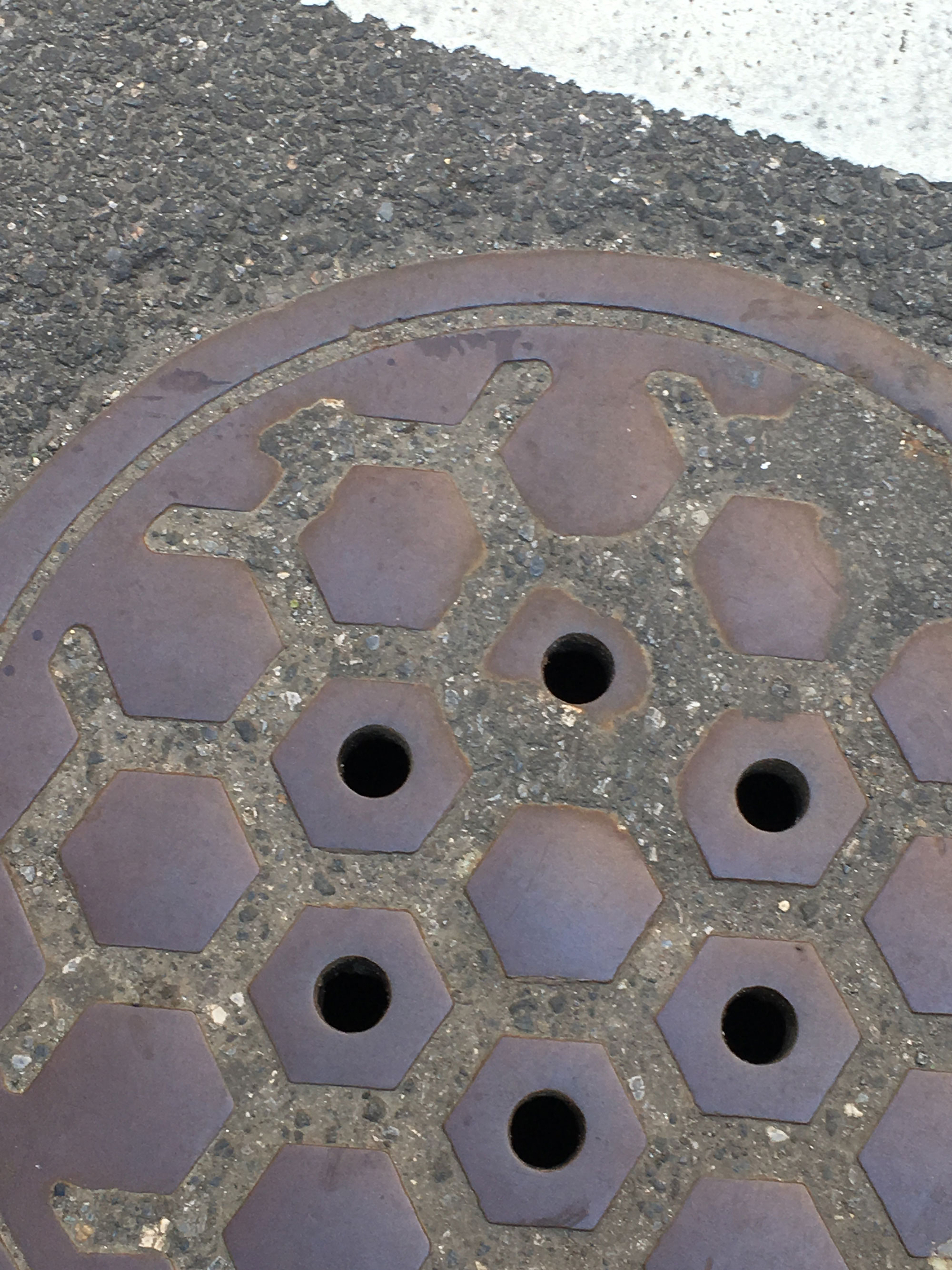 manhole2
